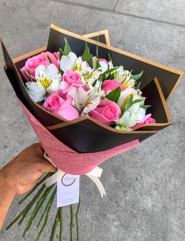 Ramo de Rosas rosadas y Astromelia