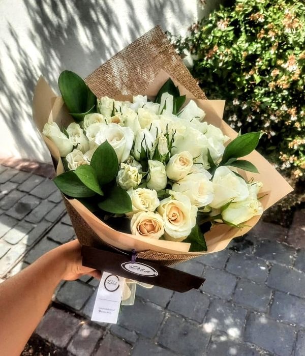 Ramo de Mini Rosas Blancas